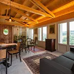 Le Cune - Private Pool, Airco, Jacuzzi Palazzo (Ancona)